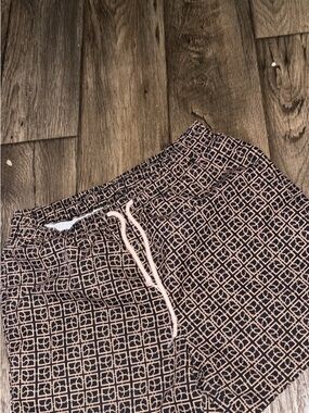 Patterned Drawstring Shorts in Navy and Light Pink